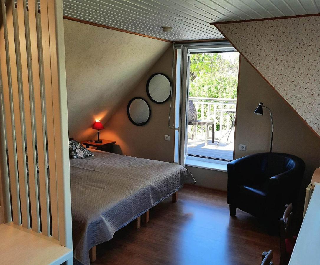 Paerna Guesthouse & Apartments กูรัซซาเร ภายนอก รูปภาพ