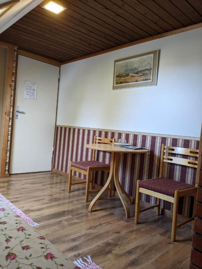 Paerna Guesthouse & Apartments กูรัซซาเร ภายนอก รูปภาพ