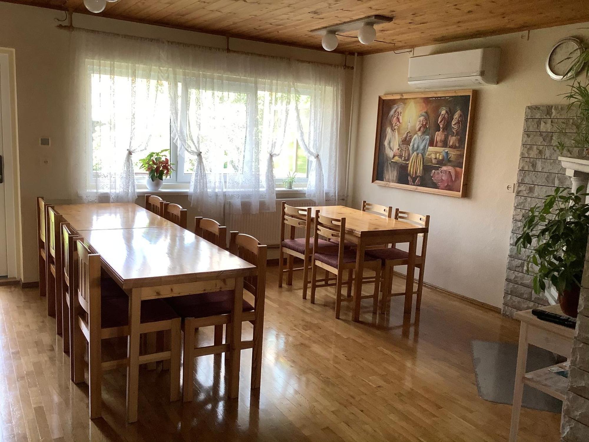 Paerna Guesthouse & Apartments กูรัซซาเร ภายนอก รูปภาพ
